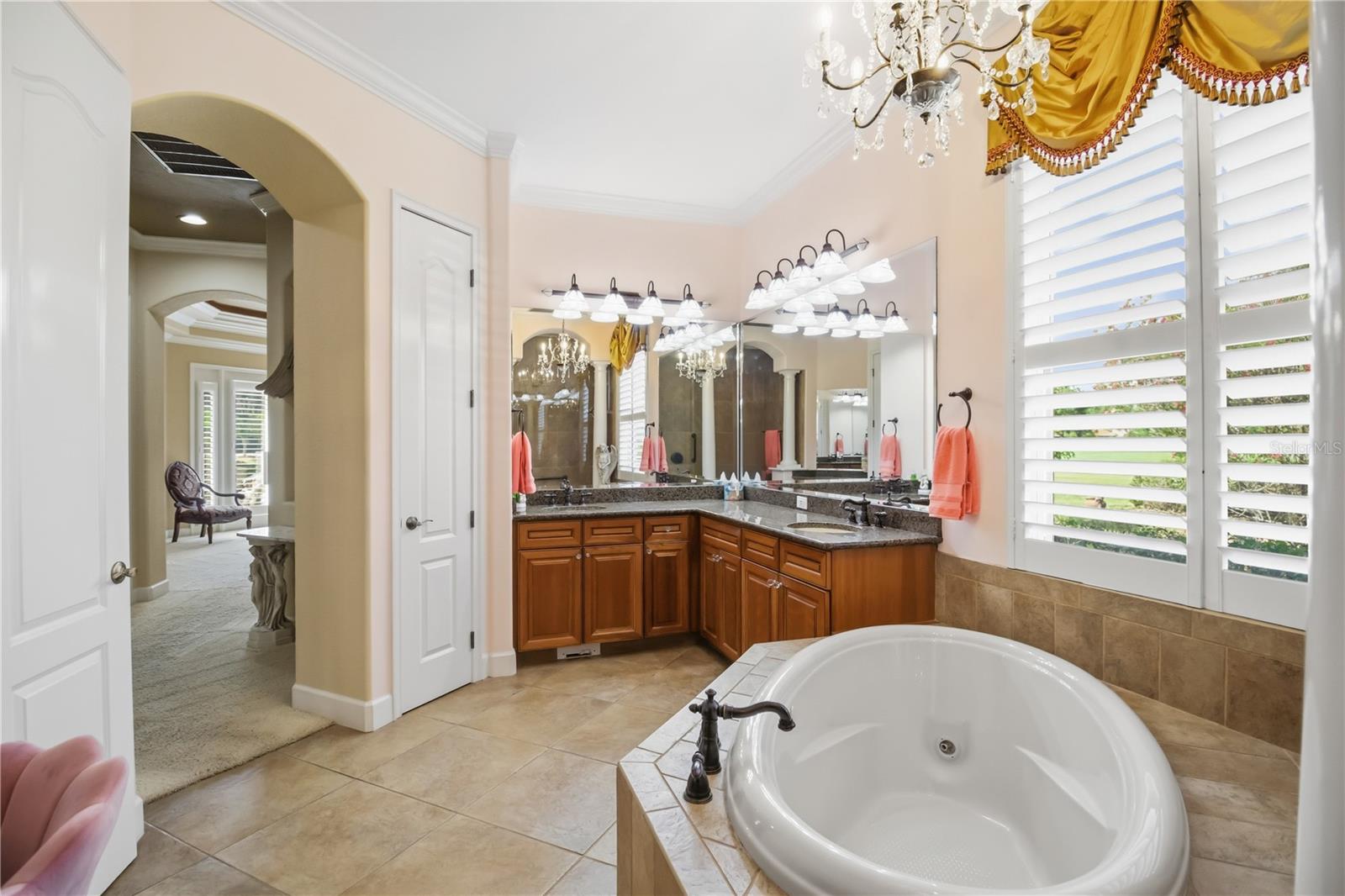 Listing photo id 36 for 10212 Discovery Terrace