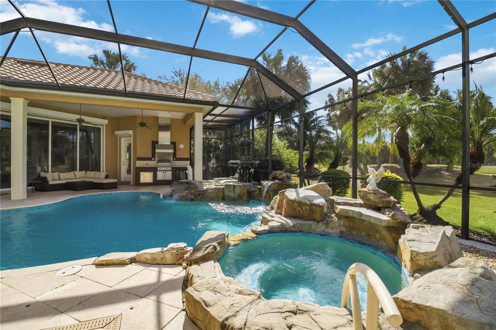 Listing photo id 2 for 10212 Discovery Terrace