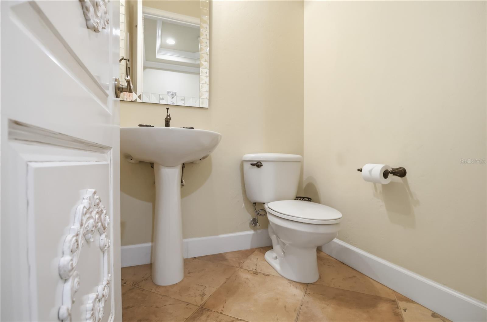 Listing photo id 46 for 10212 Discovery Terrace