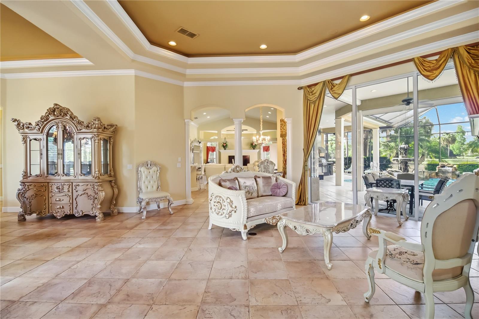 Listing photo id 7 for 10212 Discovery Terrace