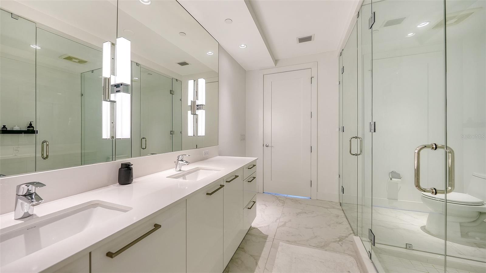 Image 18 of 38 For 111 Pineapple Avenue 1013