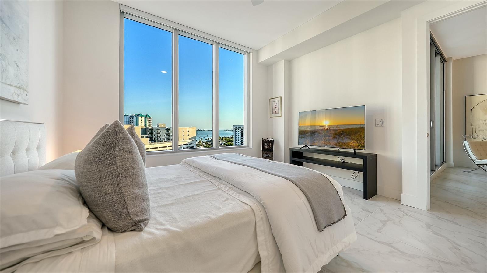 Image 22 of 38 For 111 Pineapple Avenue 1013