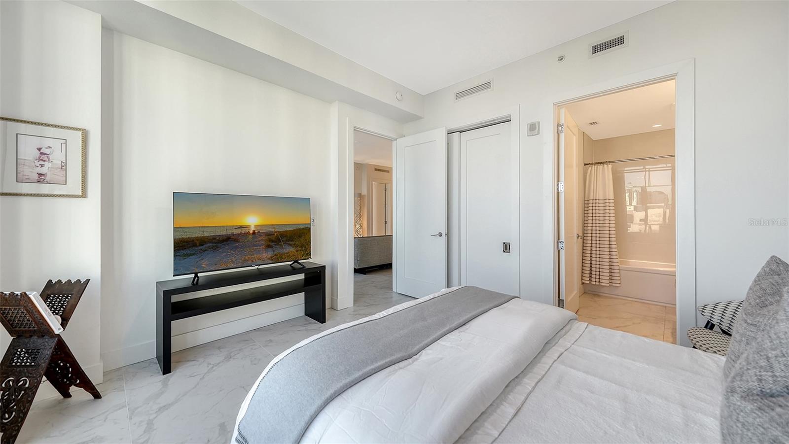 Image 23 of 38 For 111 Pineapple Avenue 1013