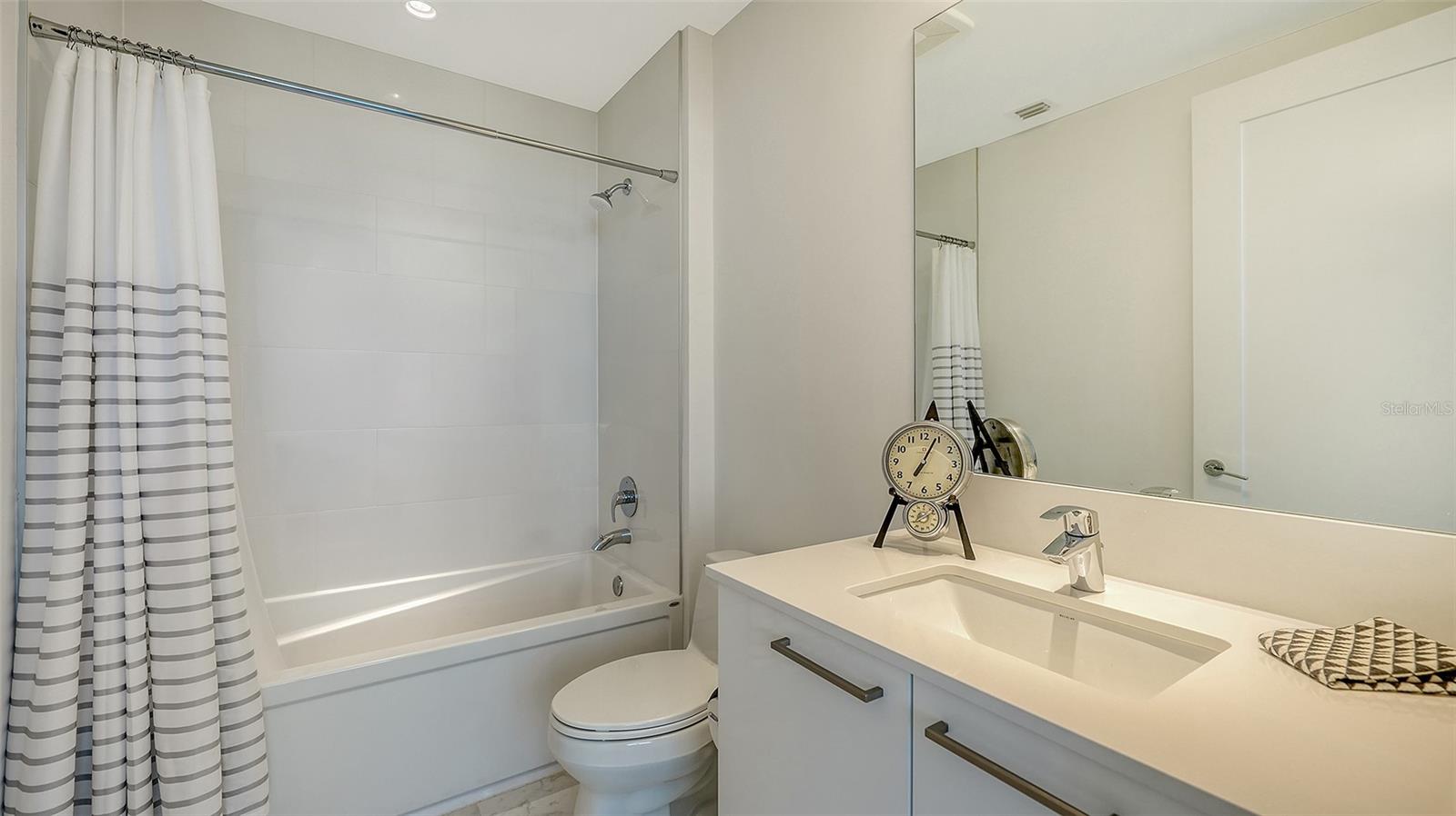 Image 24 of 38 For 111 Pineapple Avenue 1013