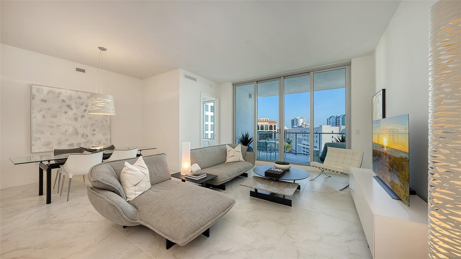 Image 8 of 38 For 111 Pineapple Avenue 1013