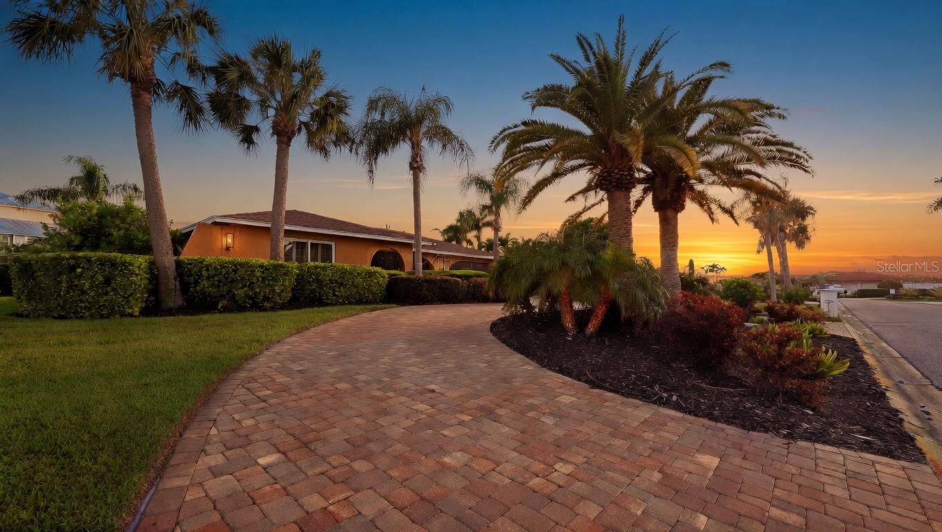 Details for 7137 Westmoreland Drive, SARASOTA, FL 34243