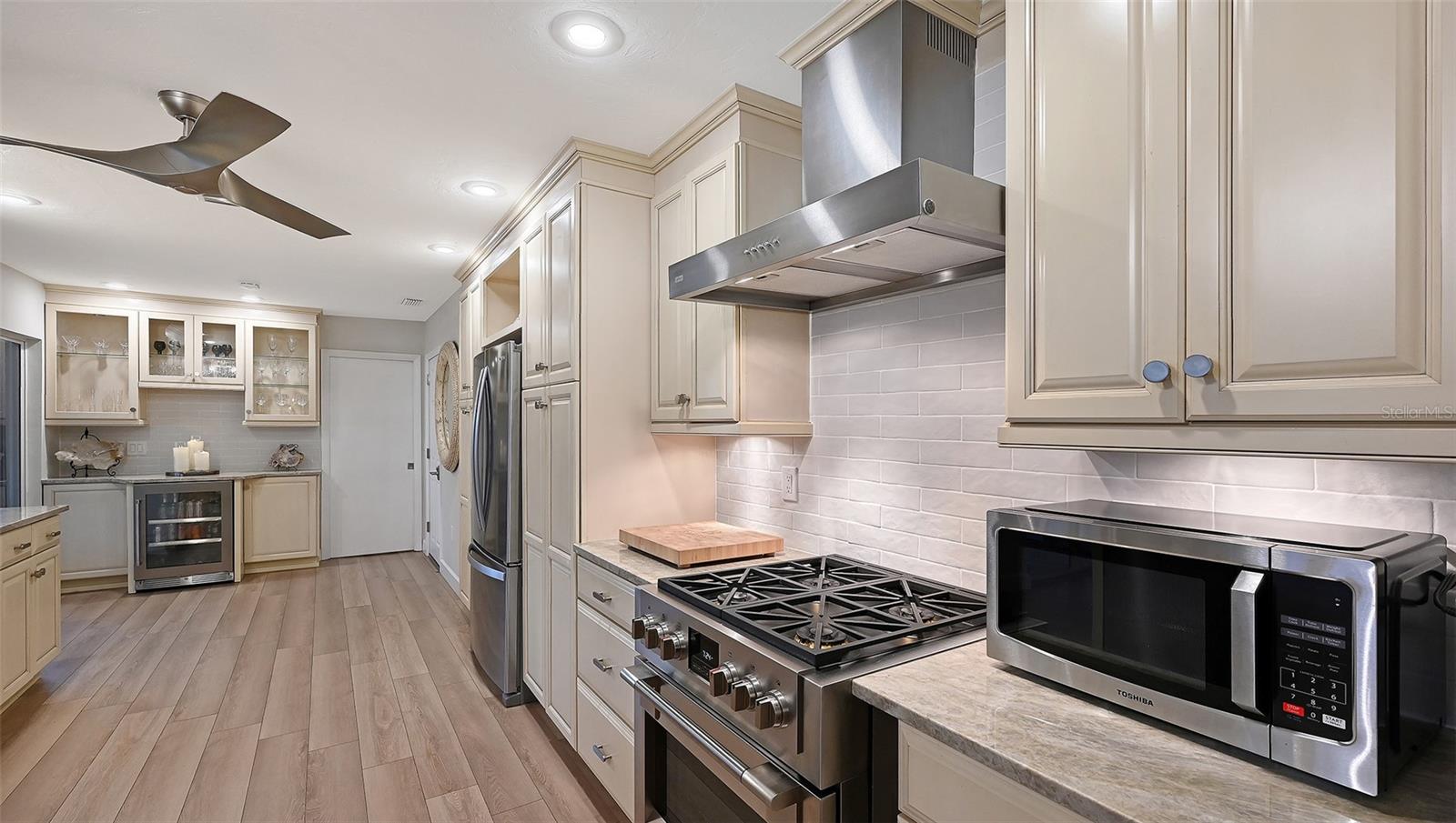 Image 29 of 76 For 7137 Westmoreland Drive