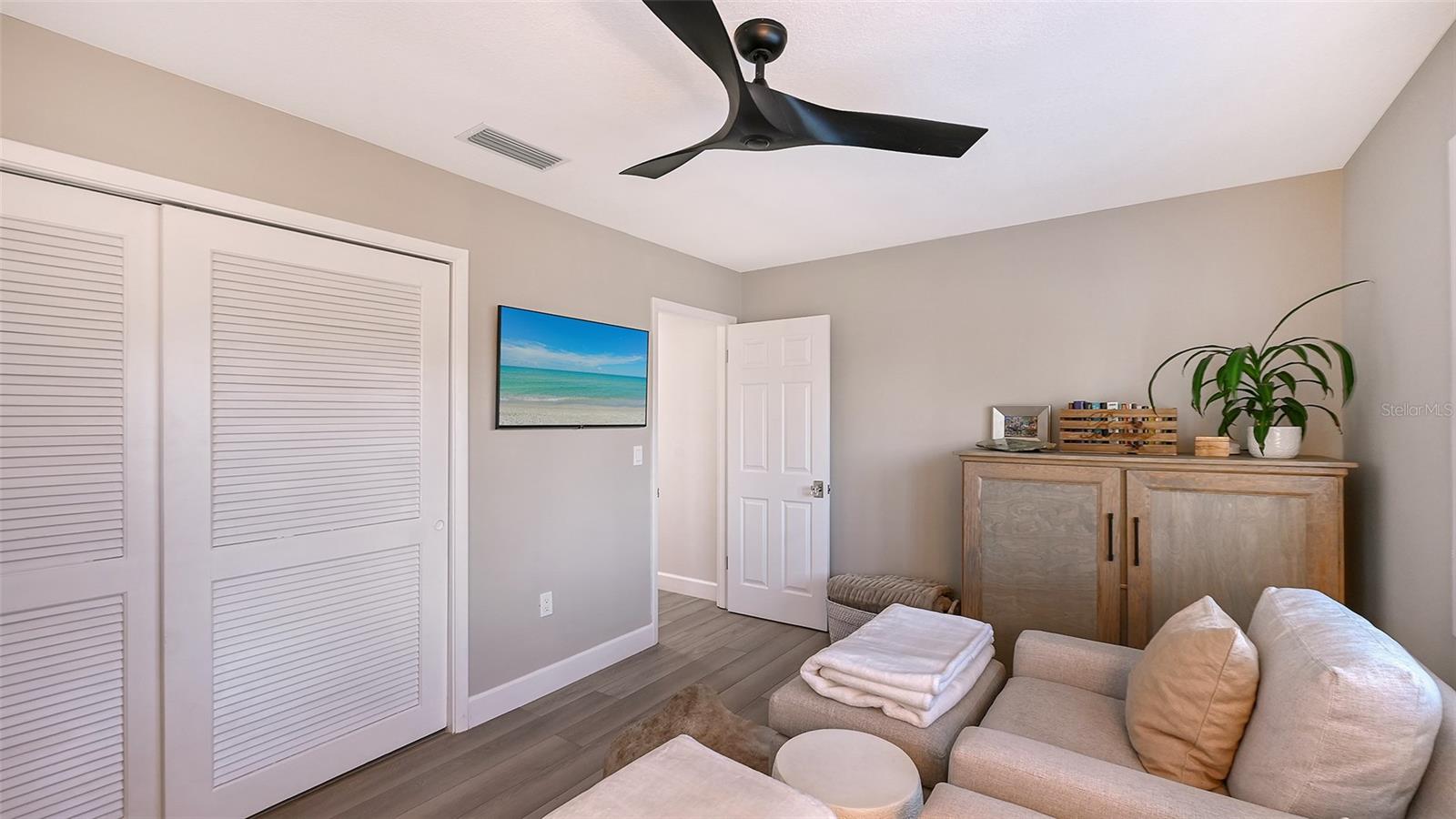 Image 43 of 76 For 7137 Westmoreland Drive