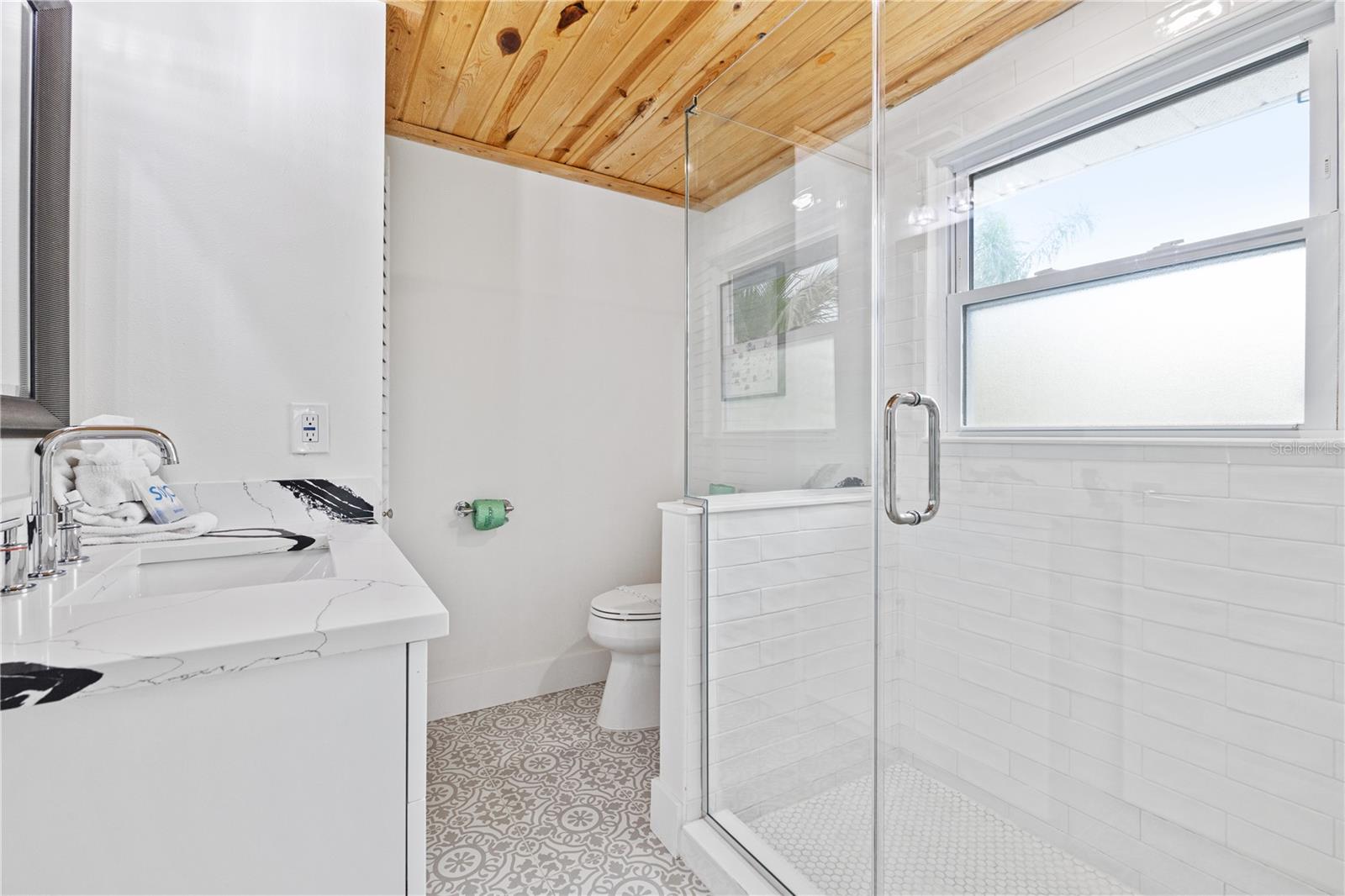 Image 22 of 28 For 228 Gladiolus Street