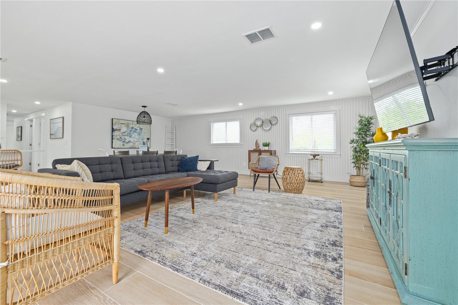 Image 6 of 28 For 228 Gladiolus Street