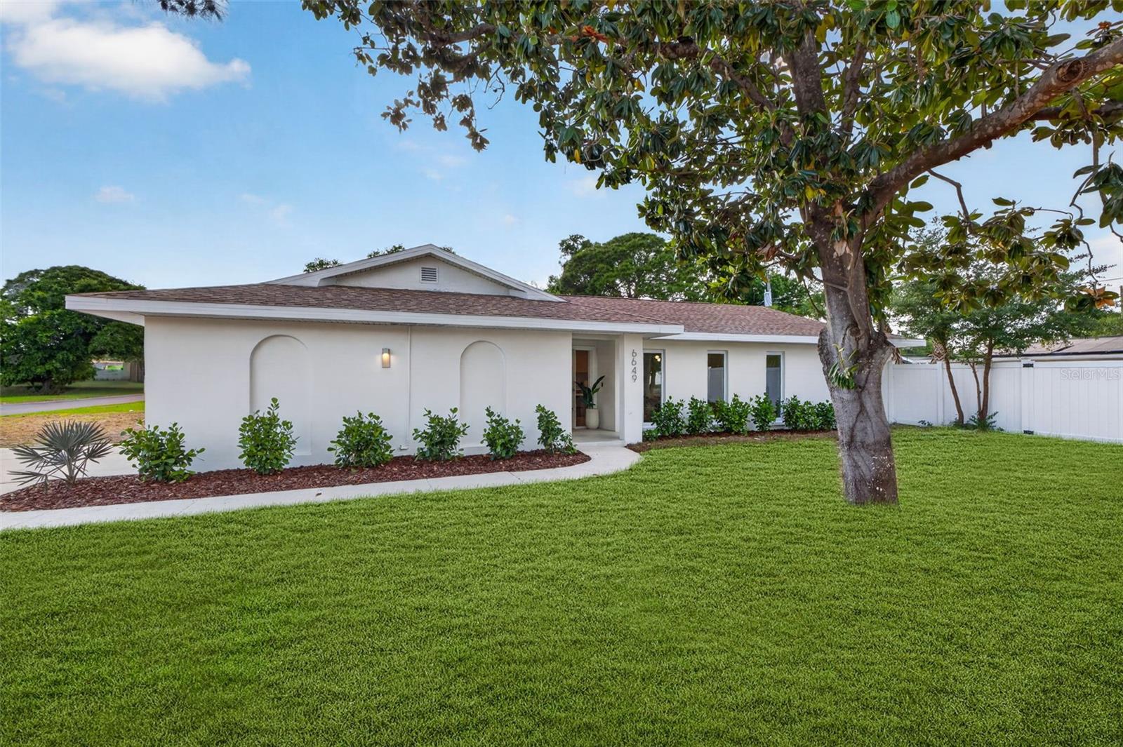 Details for 6649 Pinellas Point Drive S, ST PETERSBURG, FL 33712