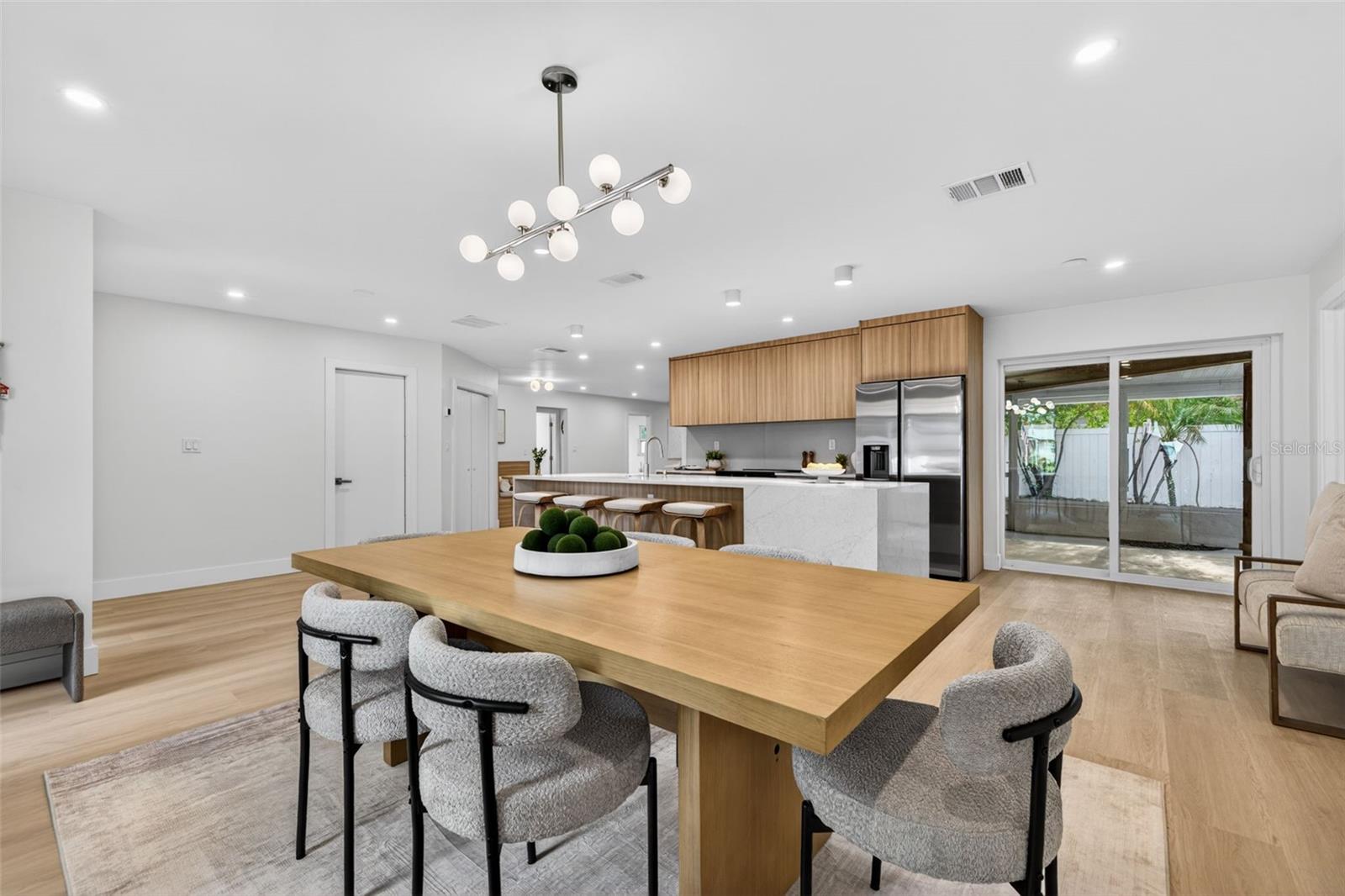 Image 11 of 36 For 6649 Pinellas Point Drive S