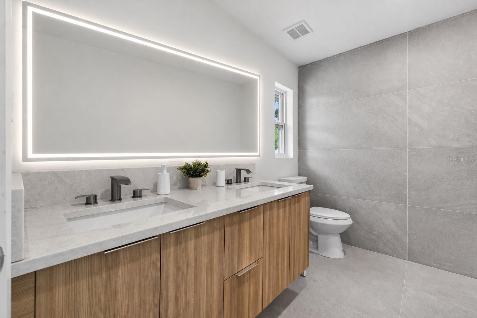 Image 20 of 36 For 6649 Pinellas Point Drive S