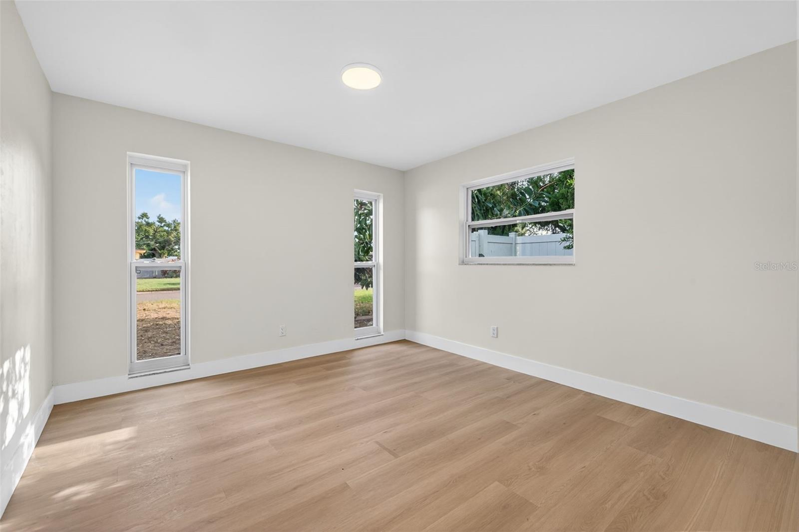 Image 22 of 36 For 6649 Pinellas Point Drive S