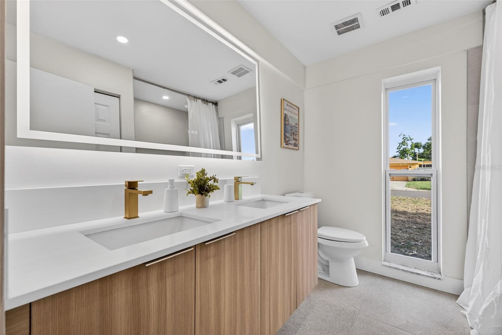 Image 23 of 36 For 6649 Pinellas Point Drive S