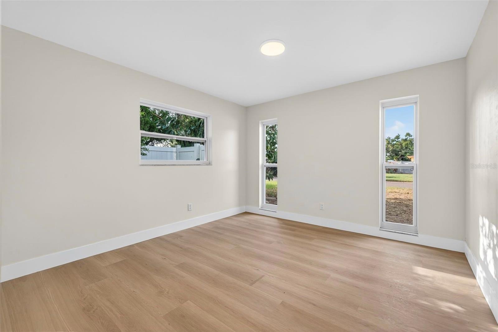 Image 25 of 36 For 6649 Pinellas Point Drive S