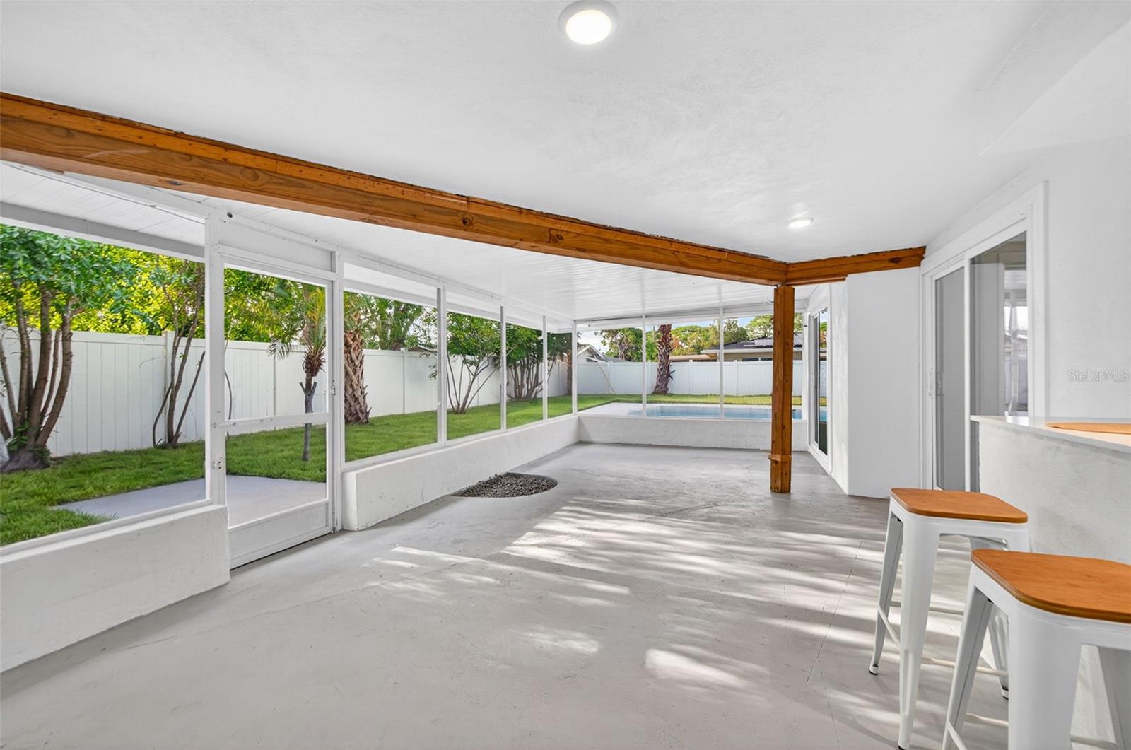 Image 26 of 36 For 6649 Pinellas Point Drive S