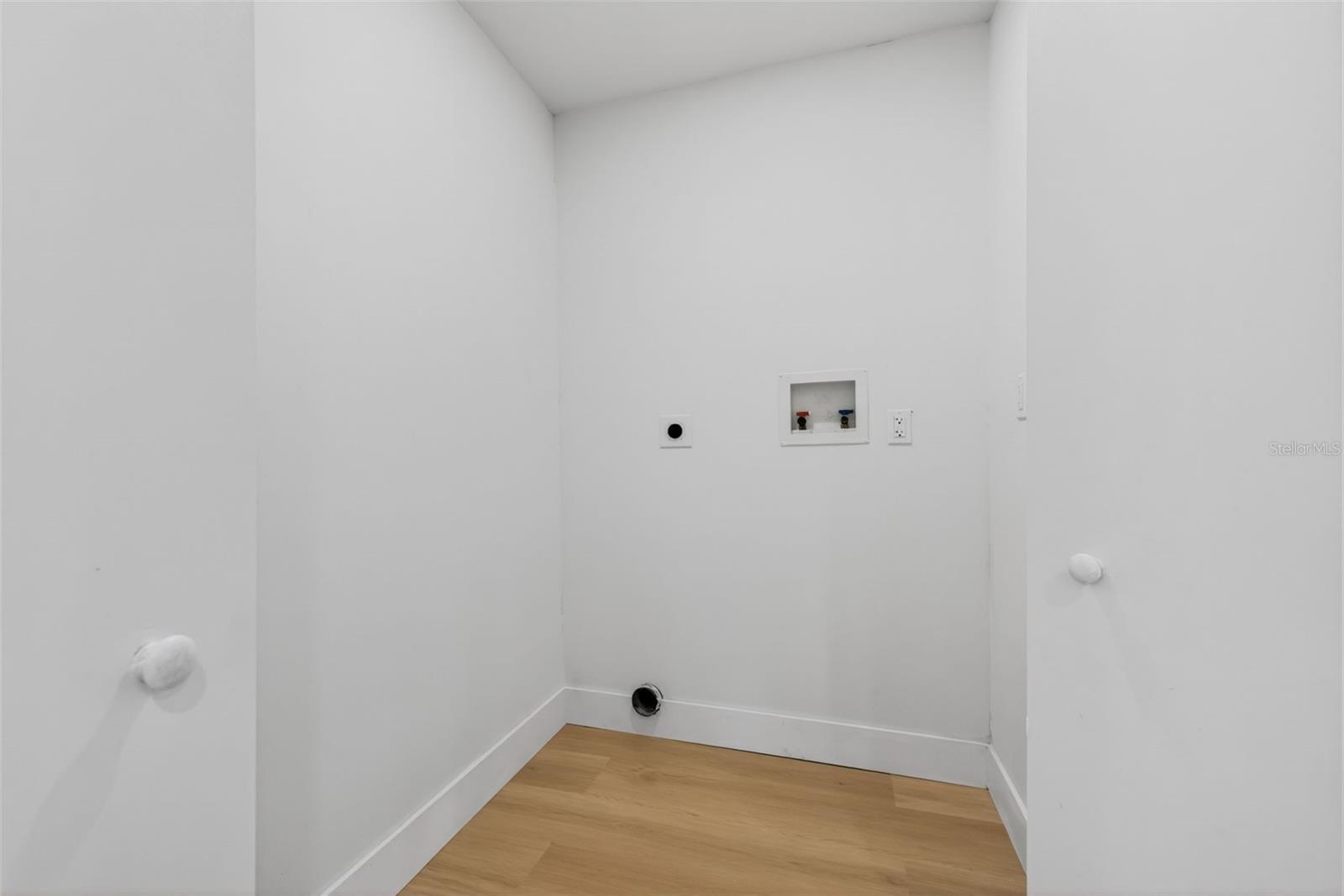 Image 29 of 36 For 6649 Pinellas Point Drive S