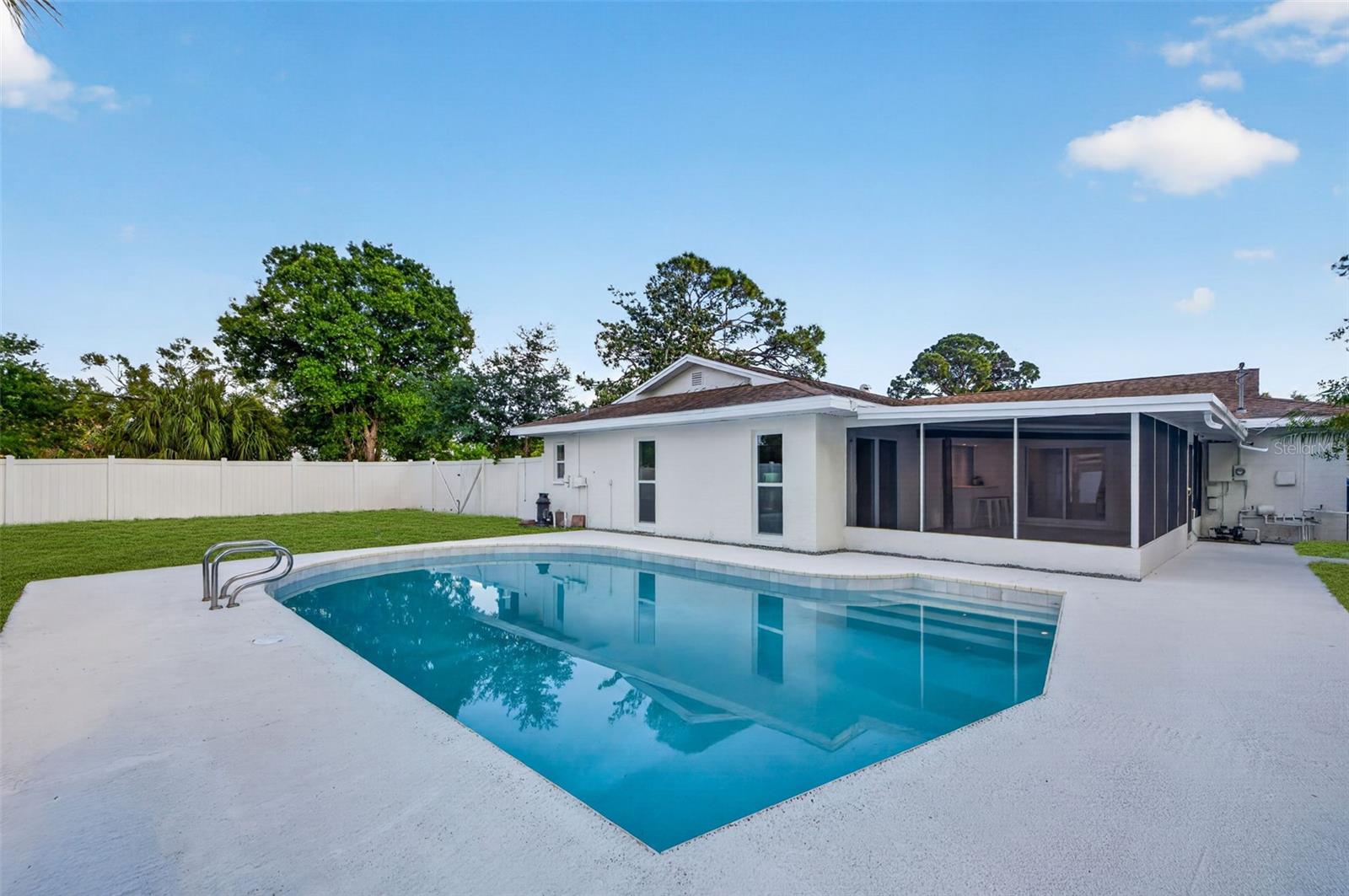 Image 32 of 36 For 6649 Pinellas Point Drive S