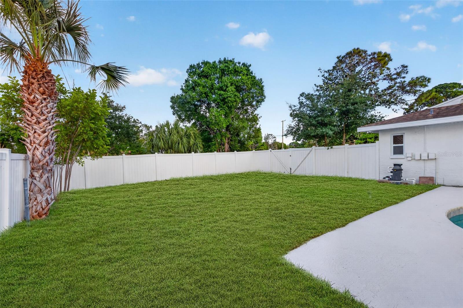 Image 33 of 36 For 6649 Pinellas Point Drive S