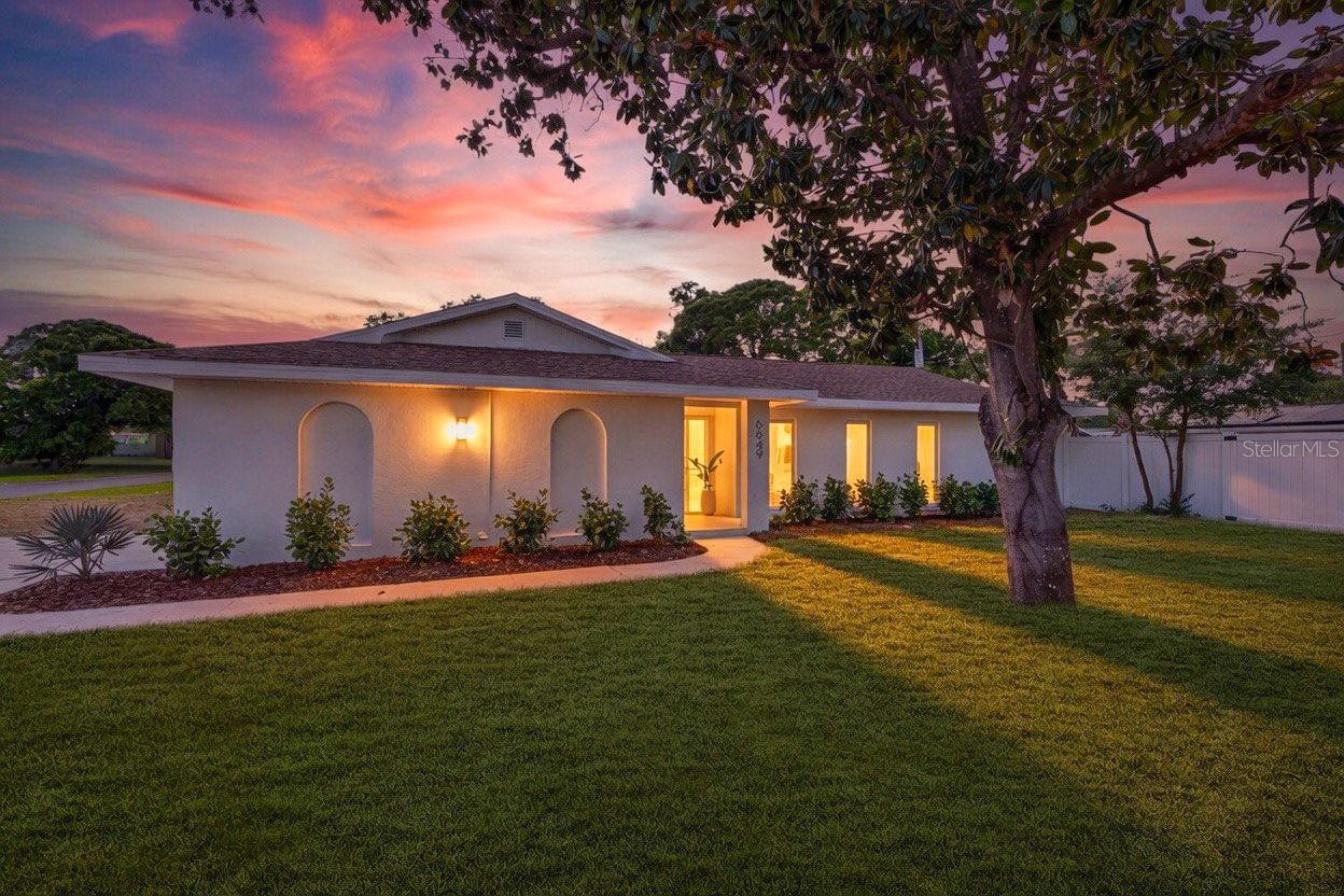 Image 35 of 36 For 6649 Pinellas Point Drive S