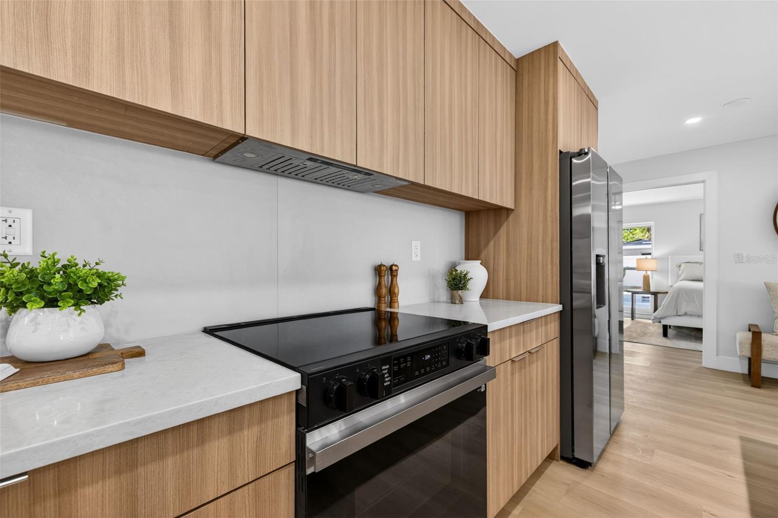 Image 7 of 36 For 6649 Pinellas Point Drive S