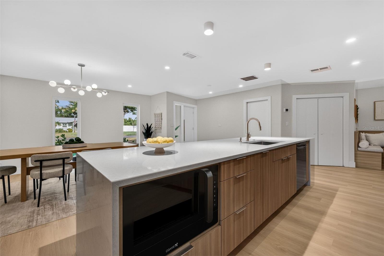 Image 9 of 36 For 6649 Pinellas Point Drive S