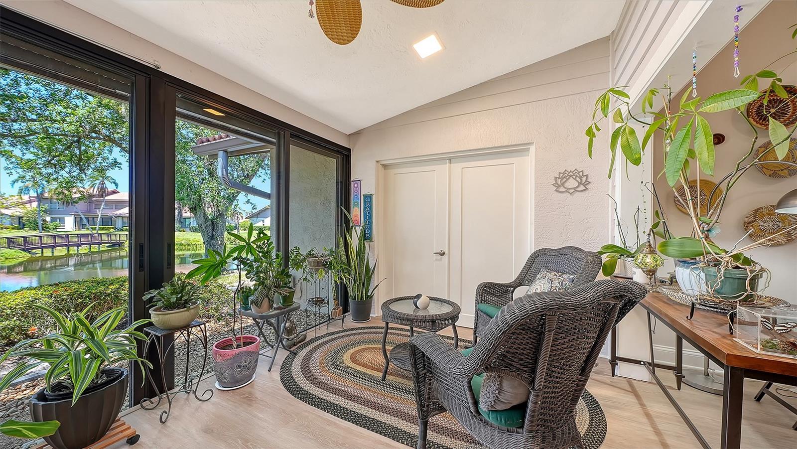 Image 15 of 58 For 6048 Wilshire Boulevard 2