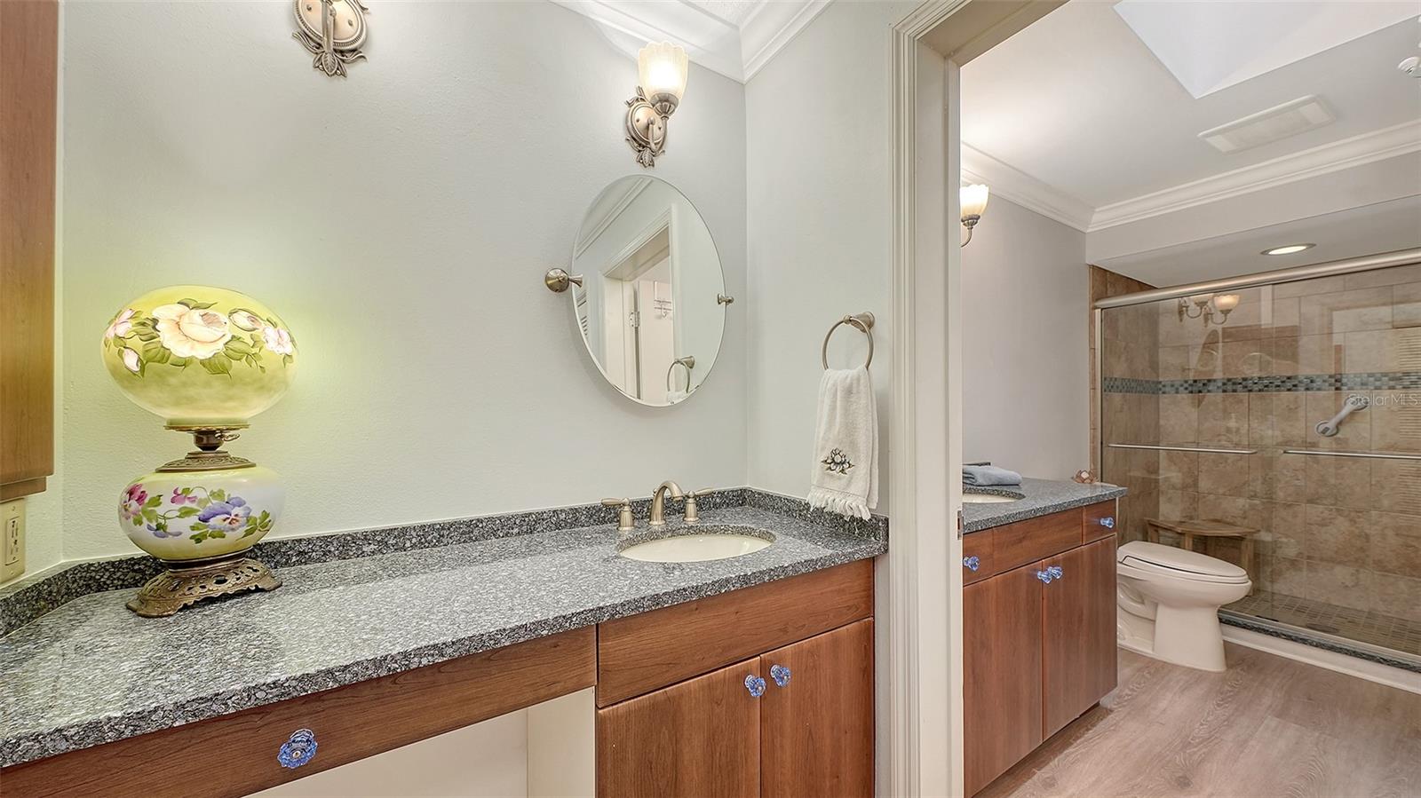 Image 21 of 58 For 6048 Wilshire Boulevard 2