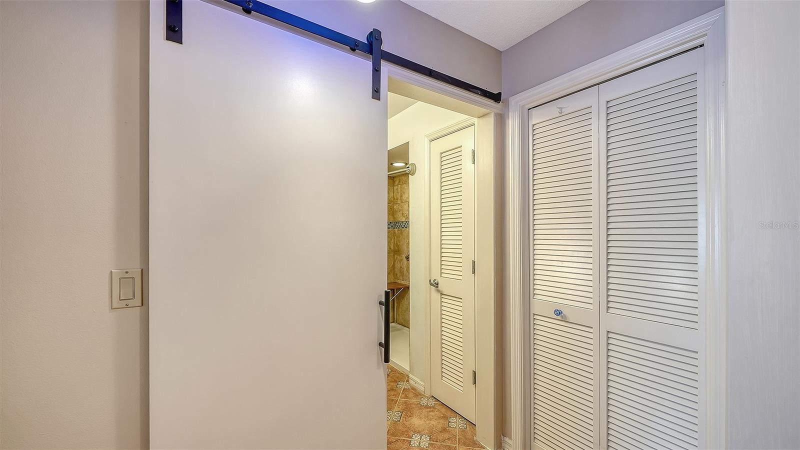 Image 26 of 58 For 6048 Wilshire Boulevard 2