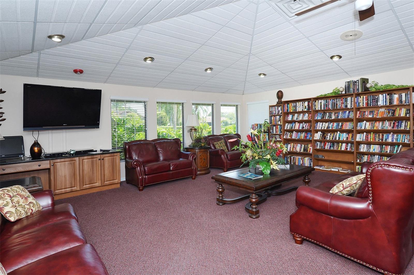 Image 38 of 58 For 6048 Wilshire Boulevard 2