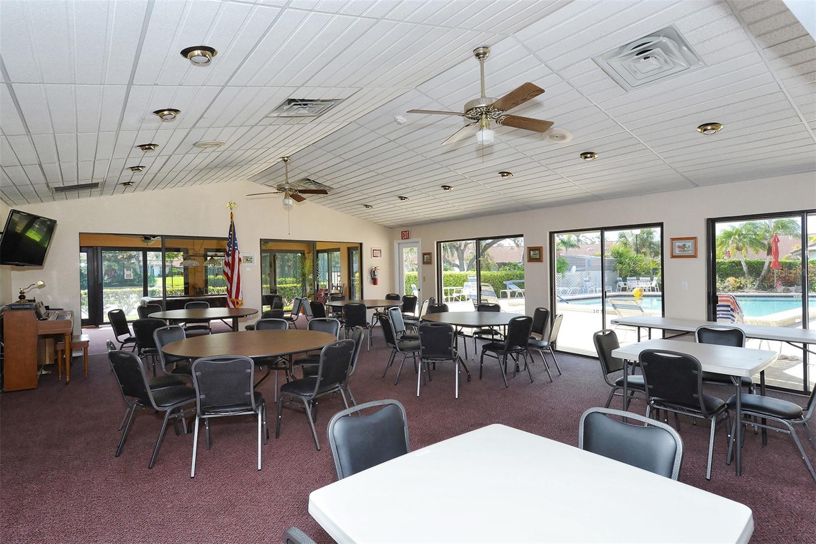 Image 39 of 58 For 6048 Wilshire Boulevard 2