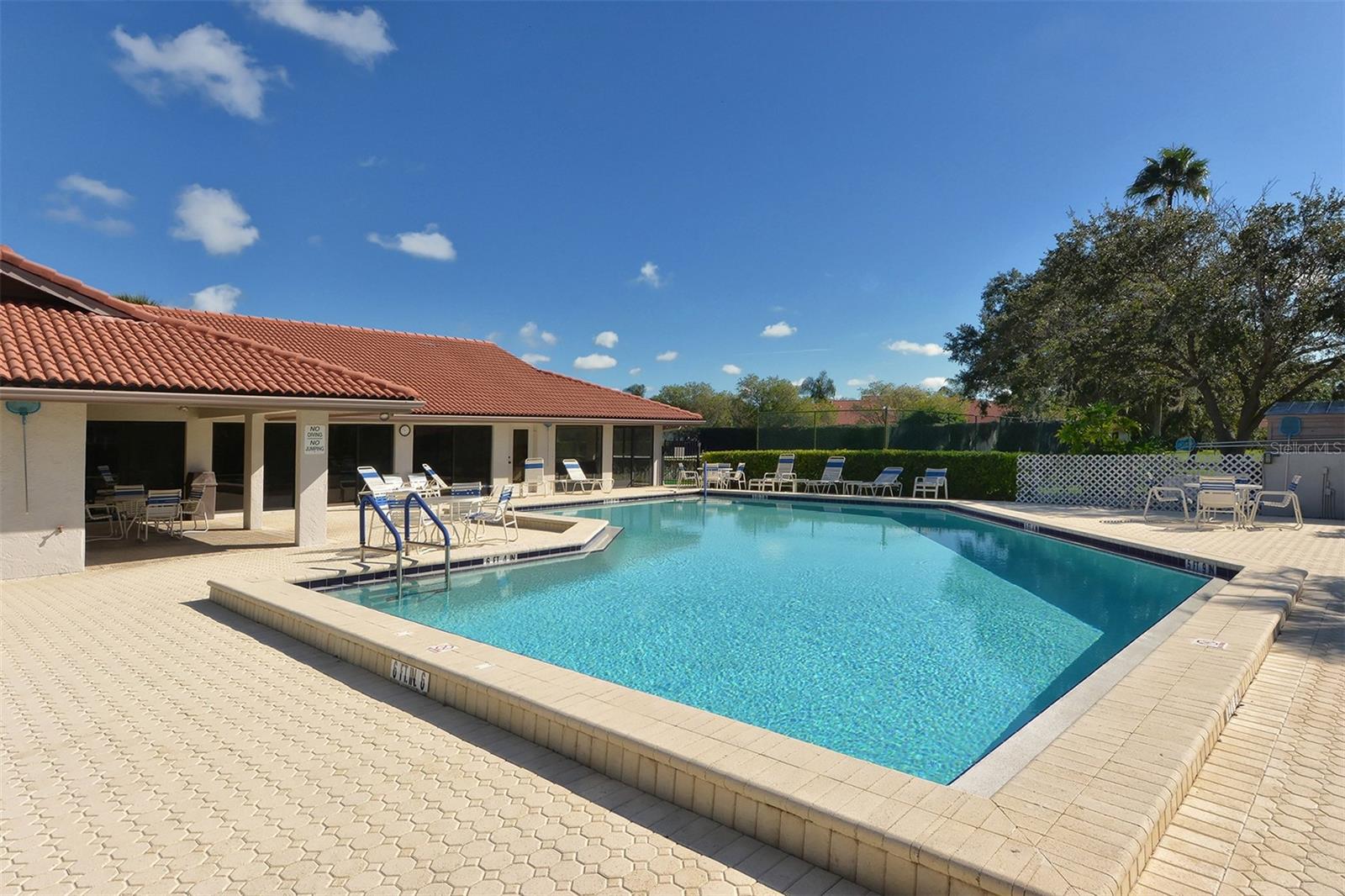 Image 41 of 58 For 6048 Wilshire Boulevard 2