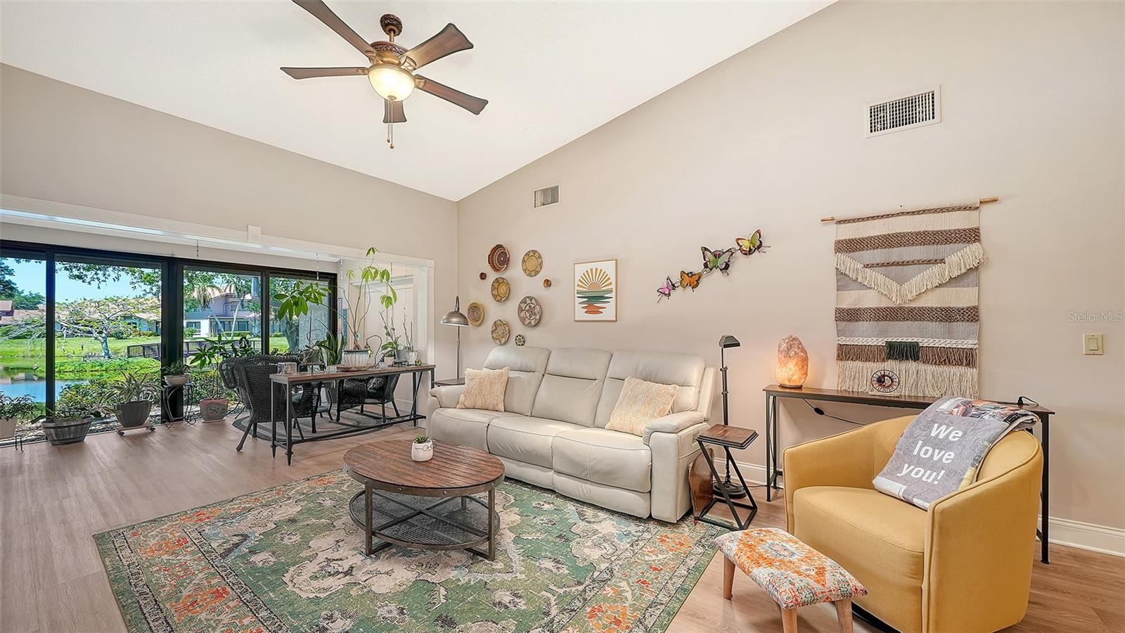 Image 7 of 58 For 6048 Wilshire Boulevard 2