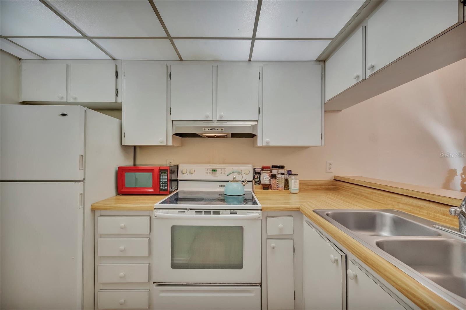 Image 10 of 24 For 3221 Beneva Road 102