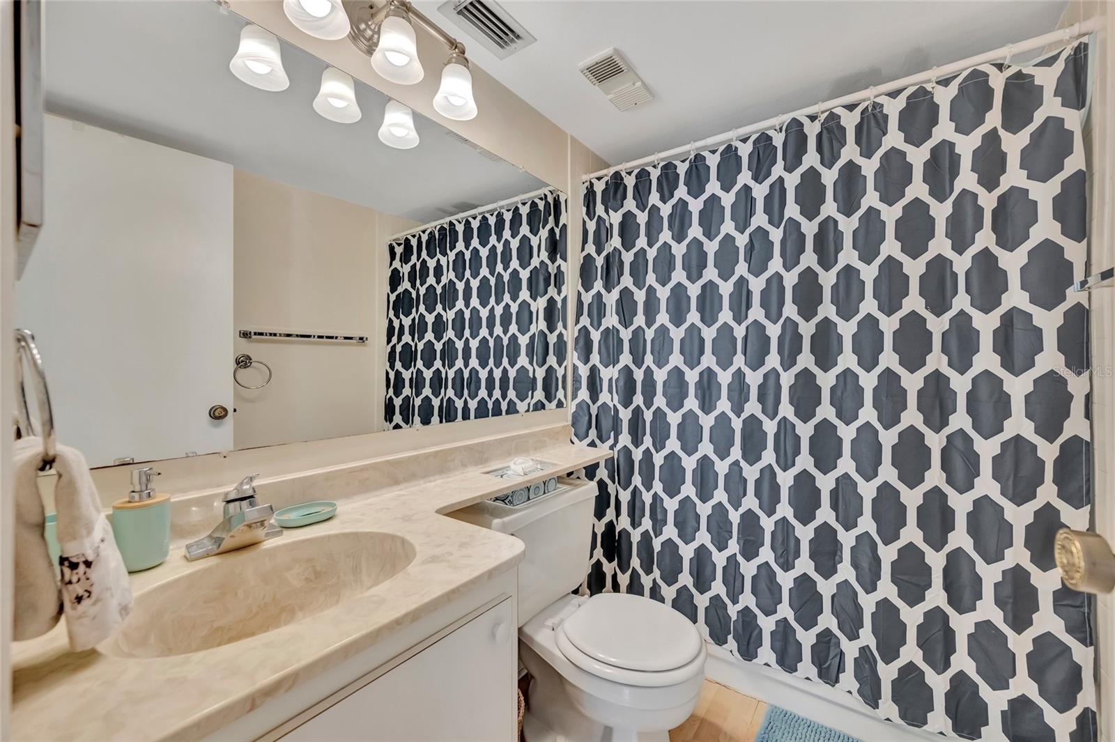 Image 12 of 24 For 3221 Beneva Road 102