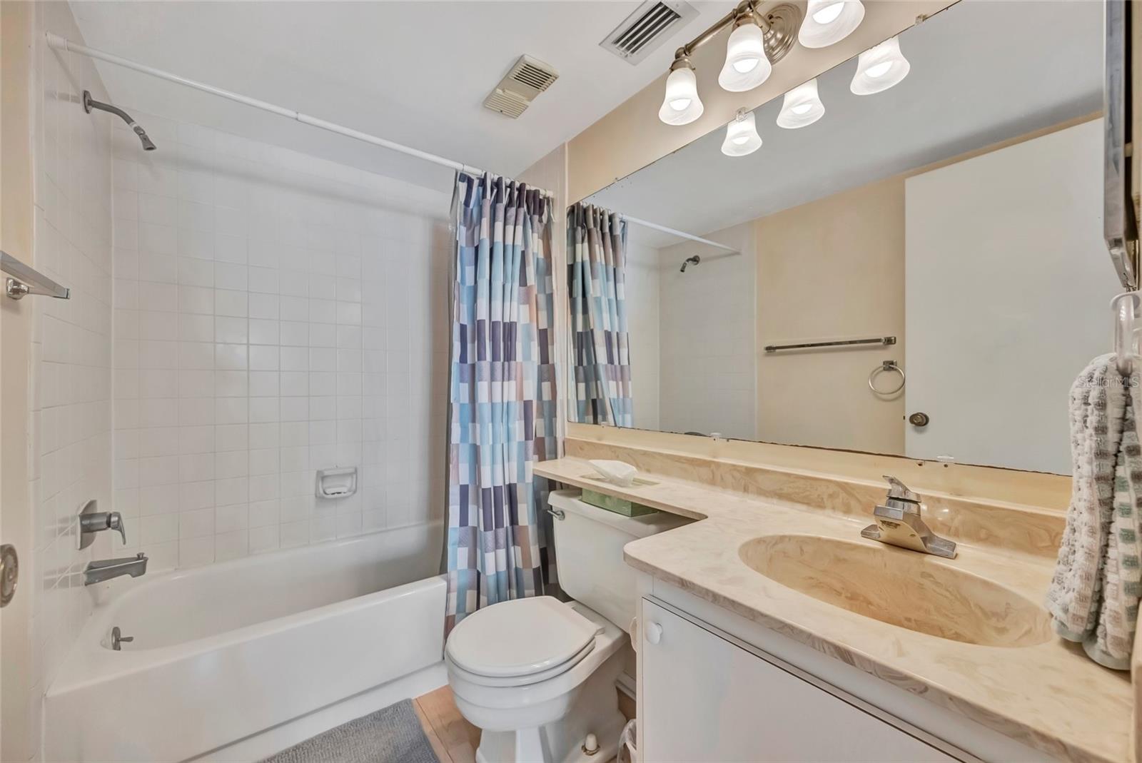Image 15 of 24 For 3221 Beneva Road 102