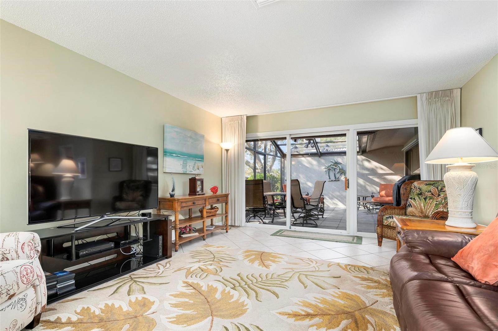 Image 11 of 66 For 3896 Wilshire Drive 11
