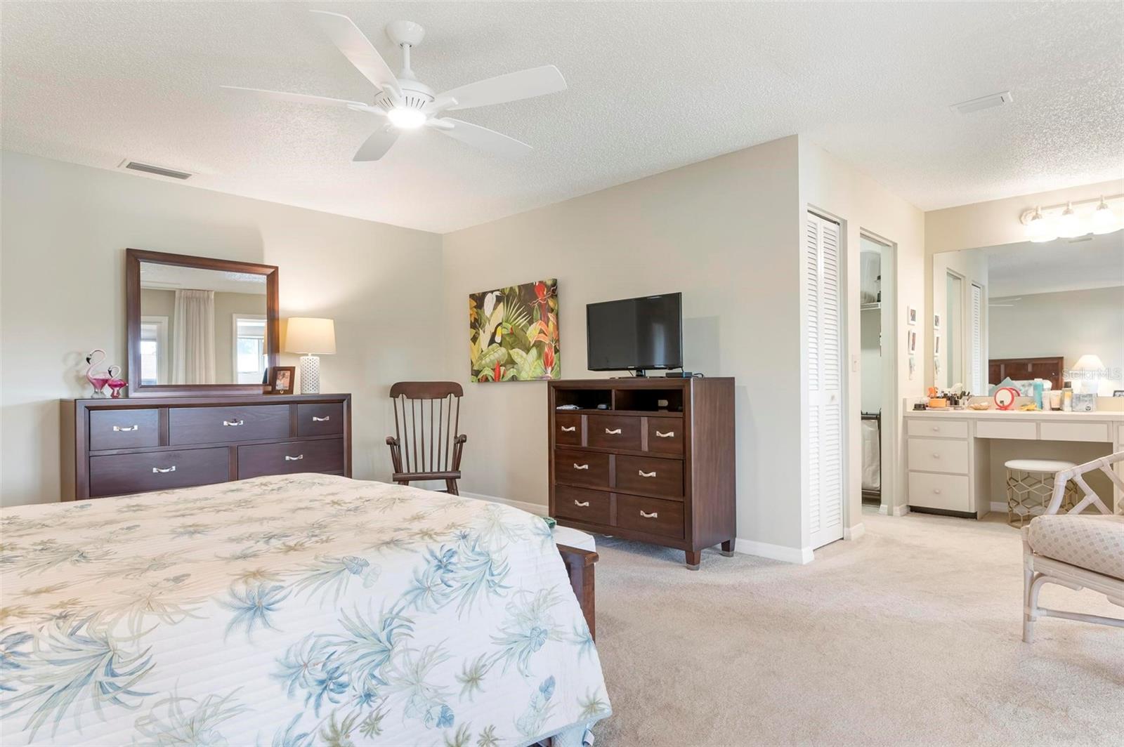 Image 19 of 66 For 3896 Wilshire Drive 11