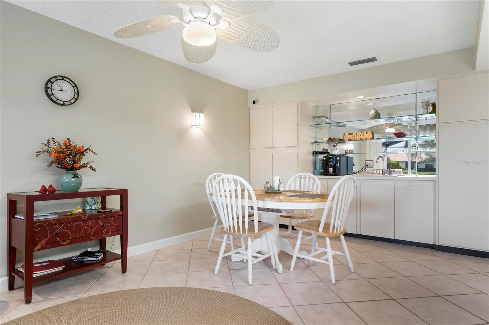 Image 37 of 66 For 3896 Wilshire Drive 11