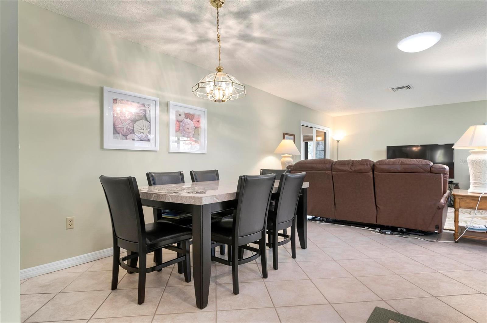 Image 5 of 66 For 3896 Wilshire Drive 11