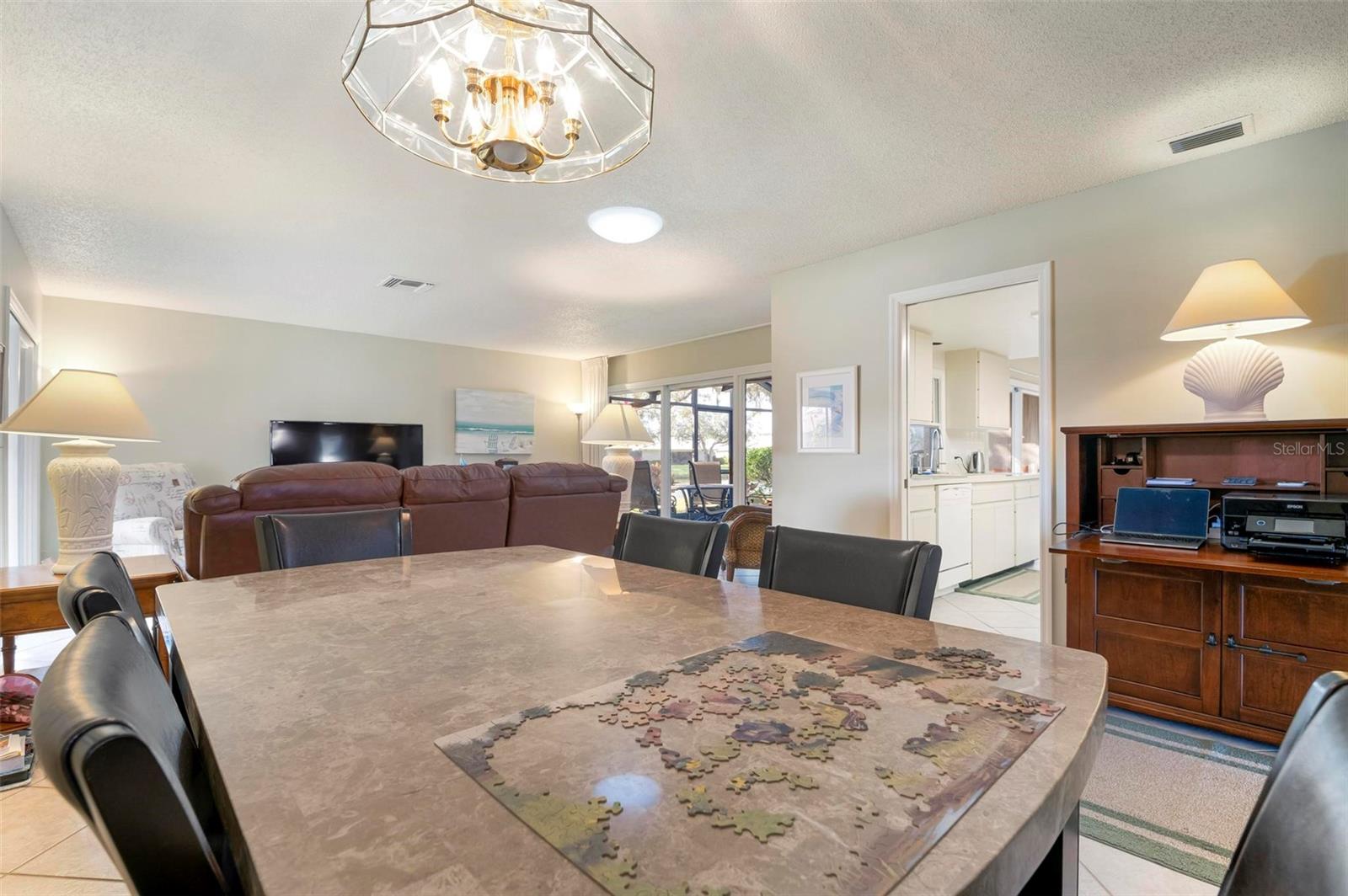 Image 6 of 66 For 3896 Wilshire Drive 11