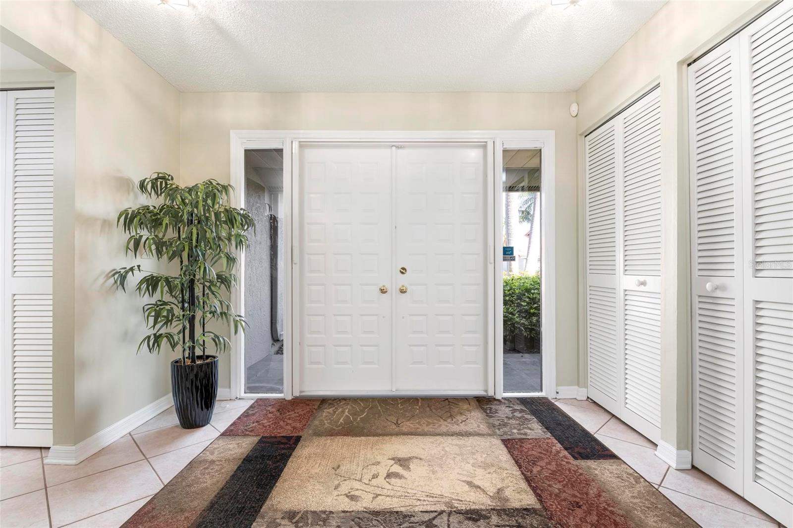 Image 9 of 66 For 3896 Wilshire Drive 11
