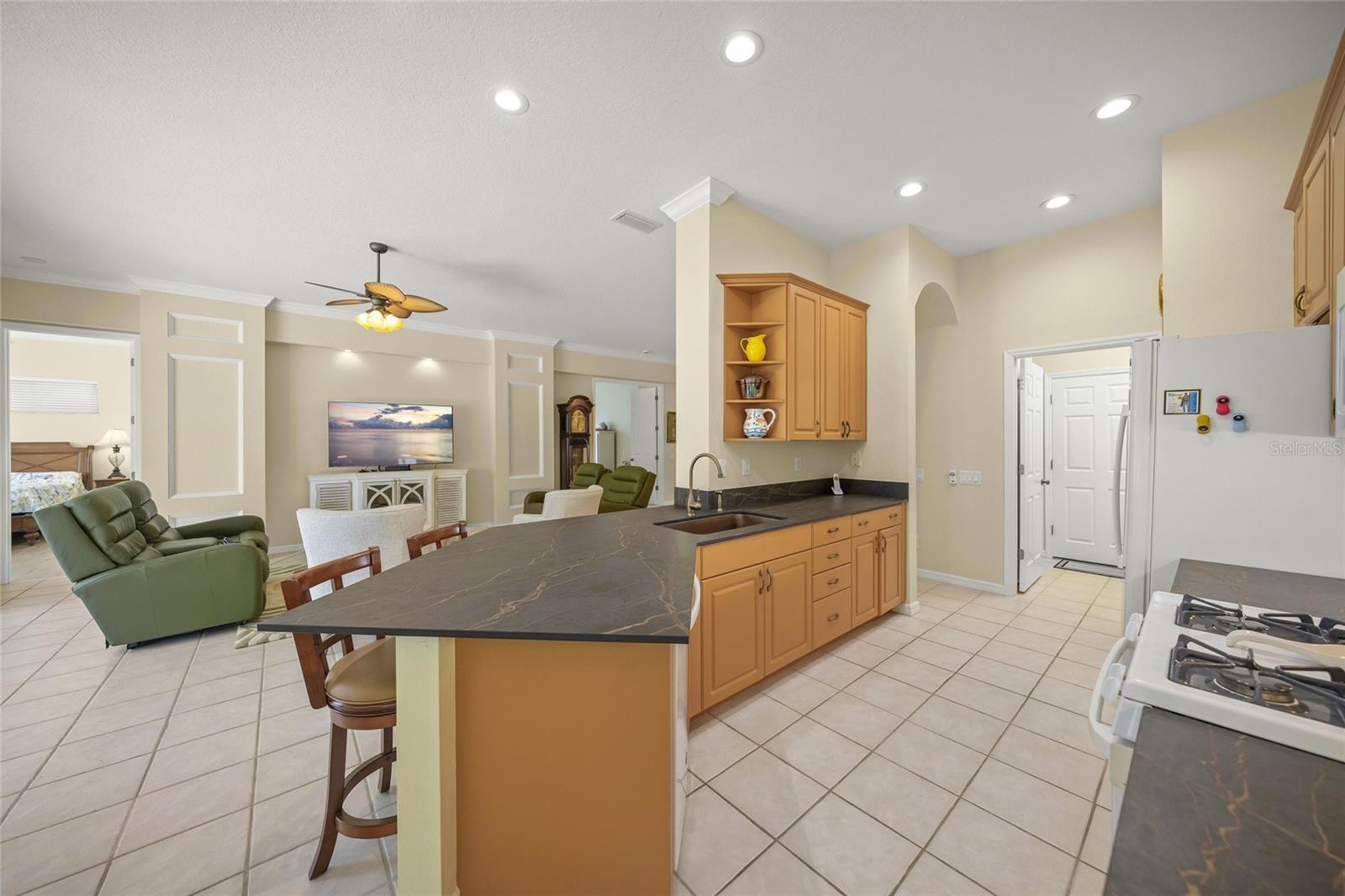 Image 10 of 53 For 6923 Lennox Place