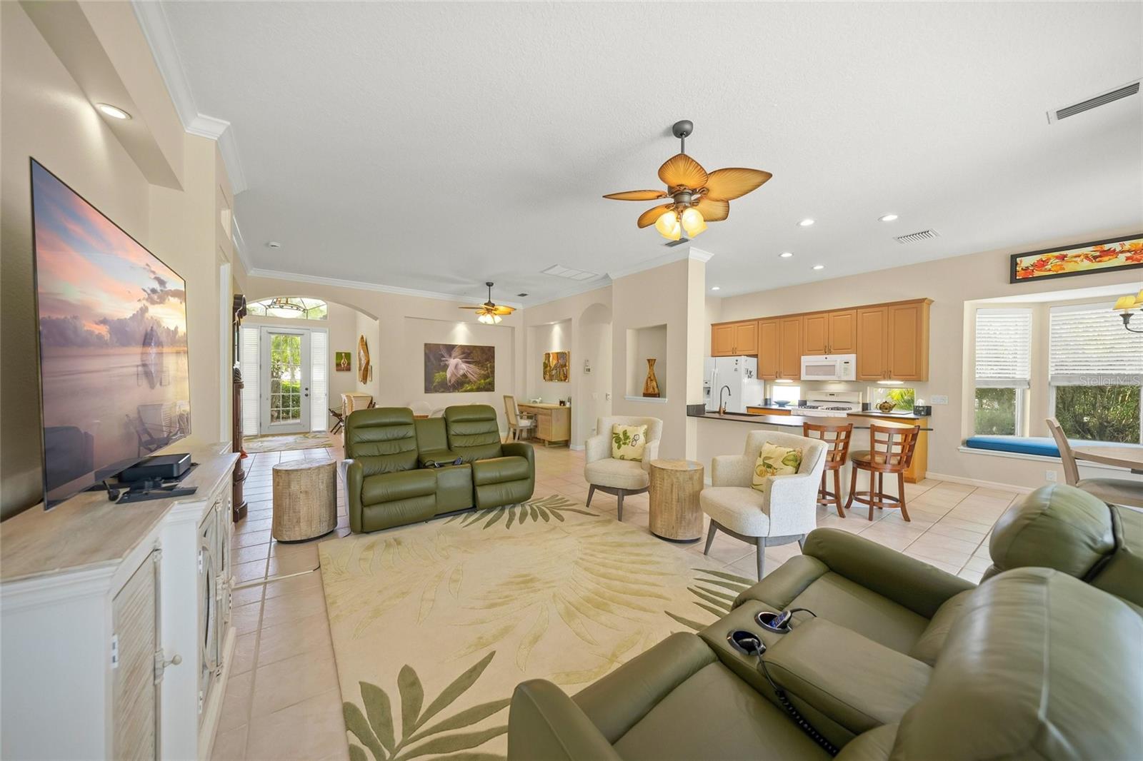 Image 18 of 53 For 6923 Lennox Place