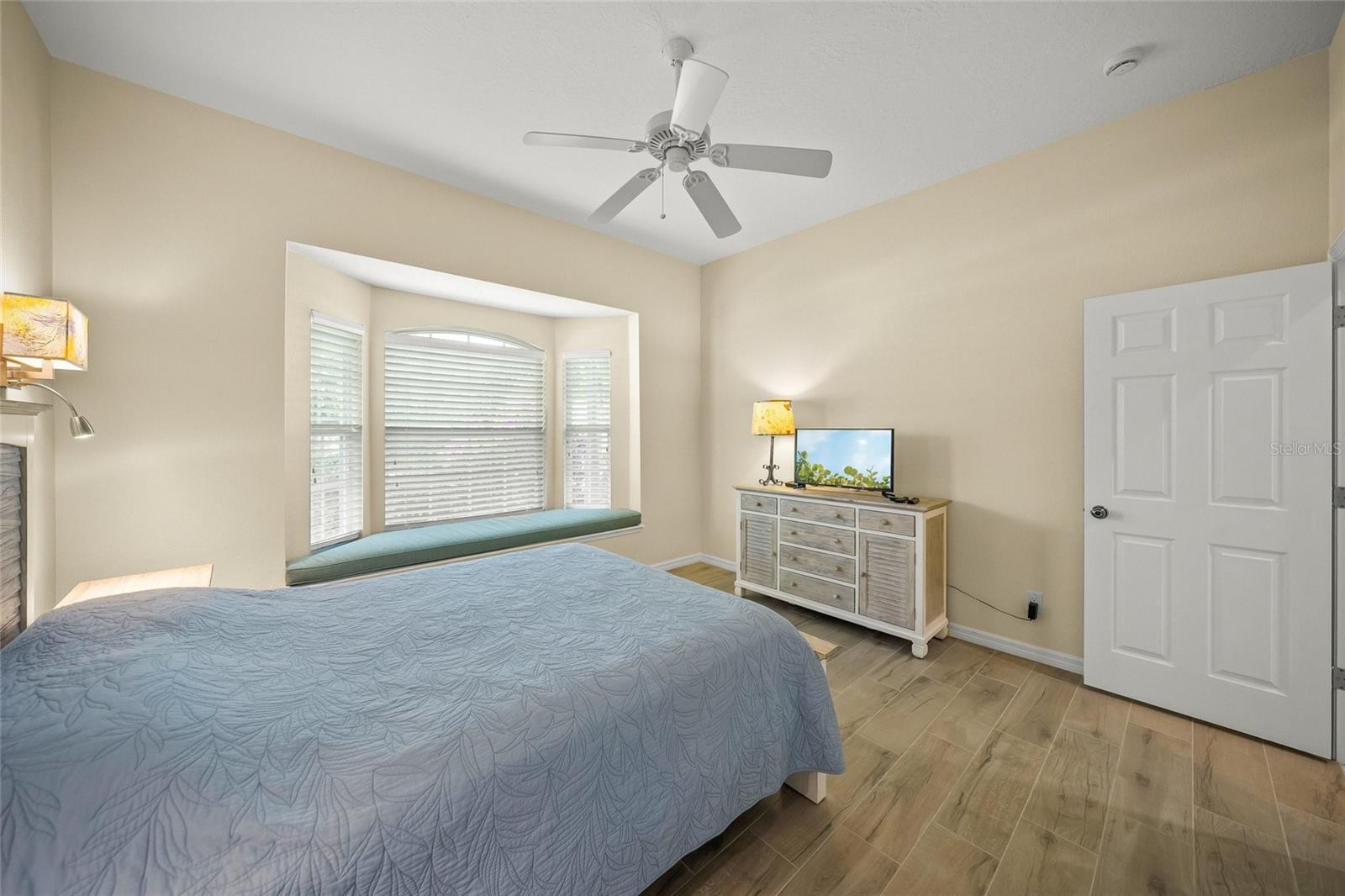 Image 27 of 53 For 6923 Lennox Place