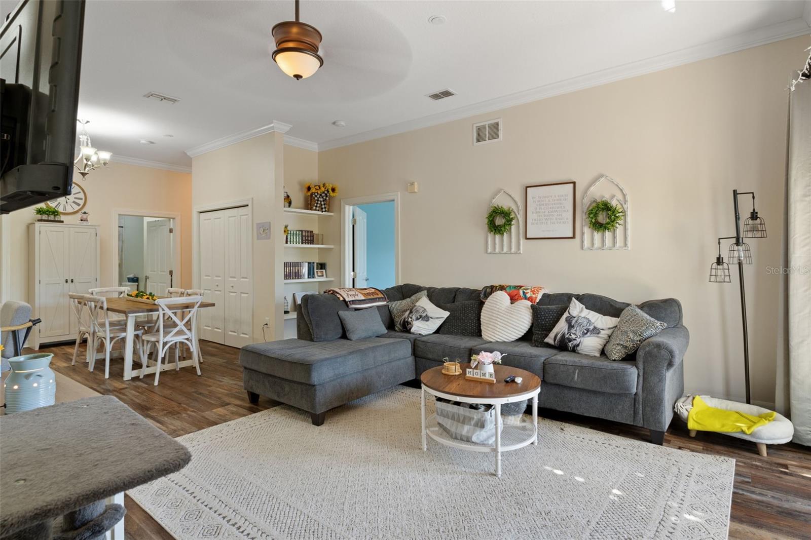 Image 14 of 49 For 7986 Southern Pines Drive 536