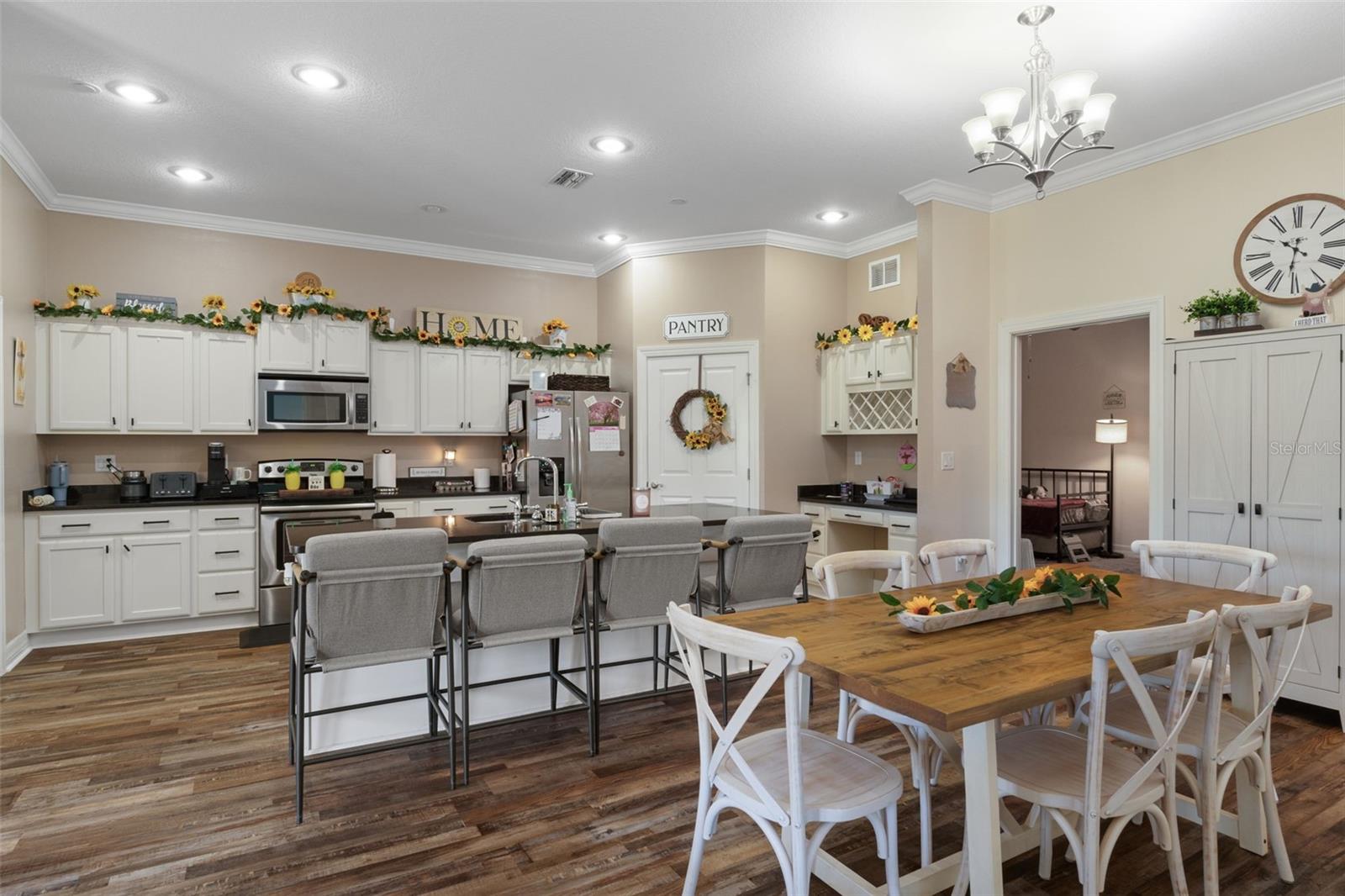 Image 17 of 49 For 7986 Southern Pines Drive 536