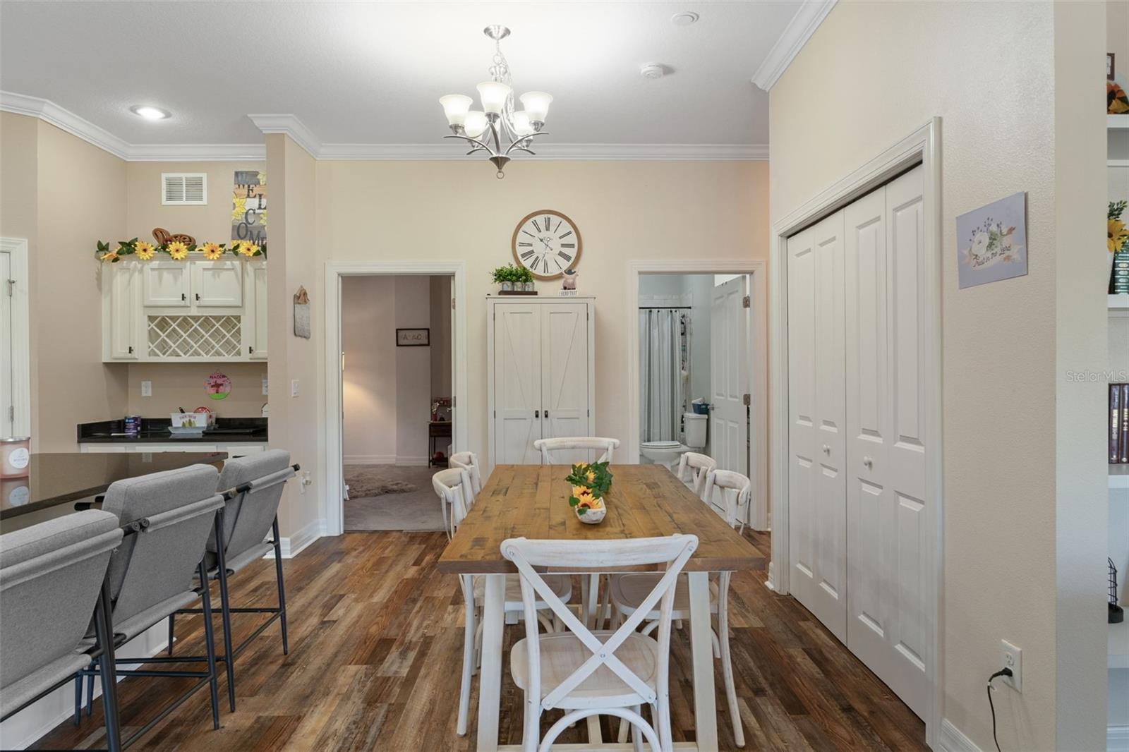 Image 18 of 49 For 7986 Southern Pines Drive 536
