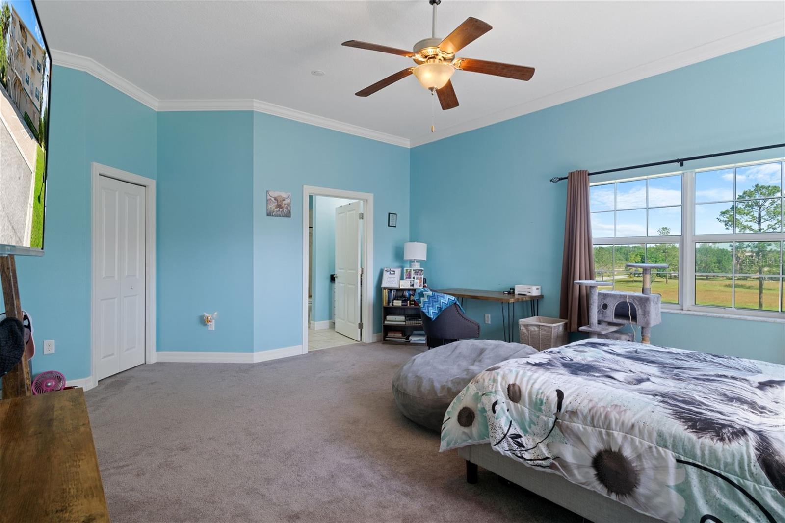 Image 27 of 49 For 7986 Southern Pines Drive 536